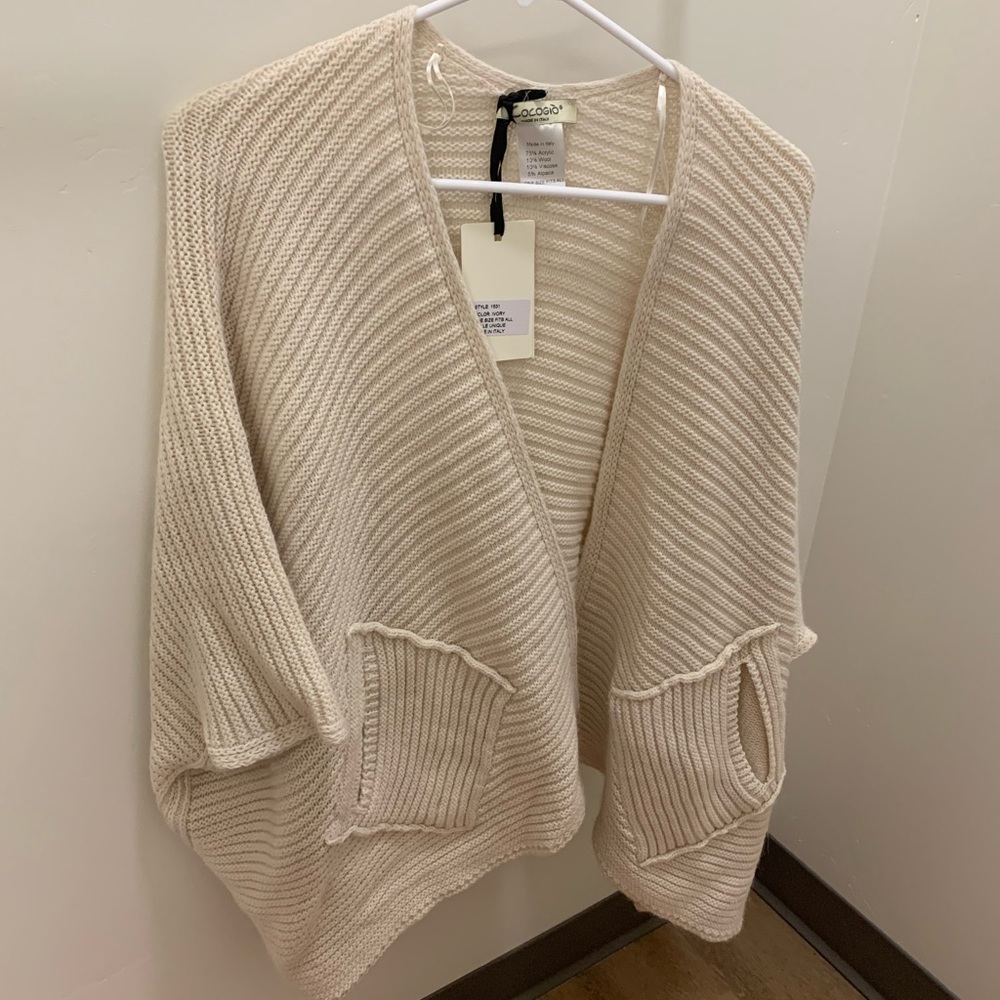Women’s Cocogío Beige Cardigan